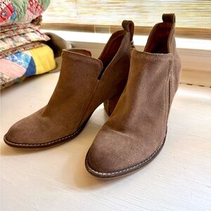 Jeffrey Campbells Mocha Brown Suede Ankle Boots, Sz 8